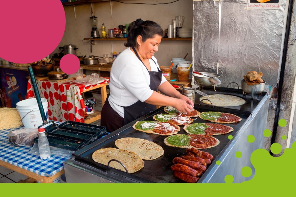 Preparando comida en local